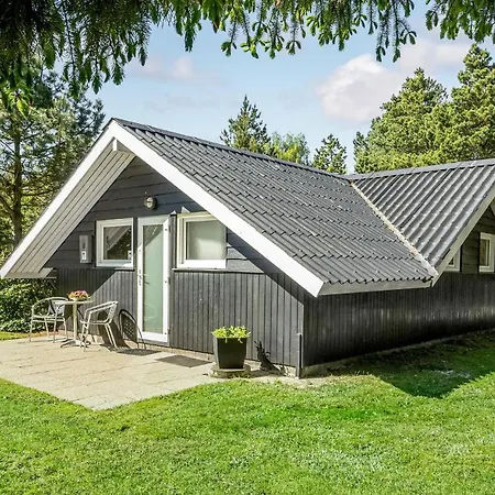 Three-bedroom Holiday In *