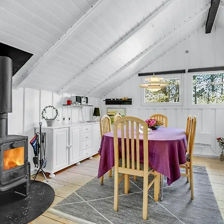 Dom wakacyjny Three-bedroom Holiday In *