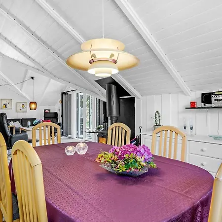 Dom wakacyjny Three-bedroom Holiday In *