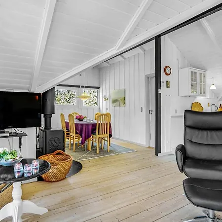 Three-bedroom Holiday In