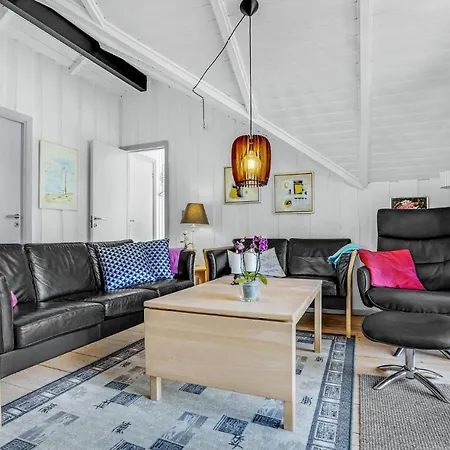 Three-bedroom Holiday In * Blåvand